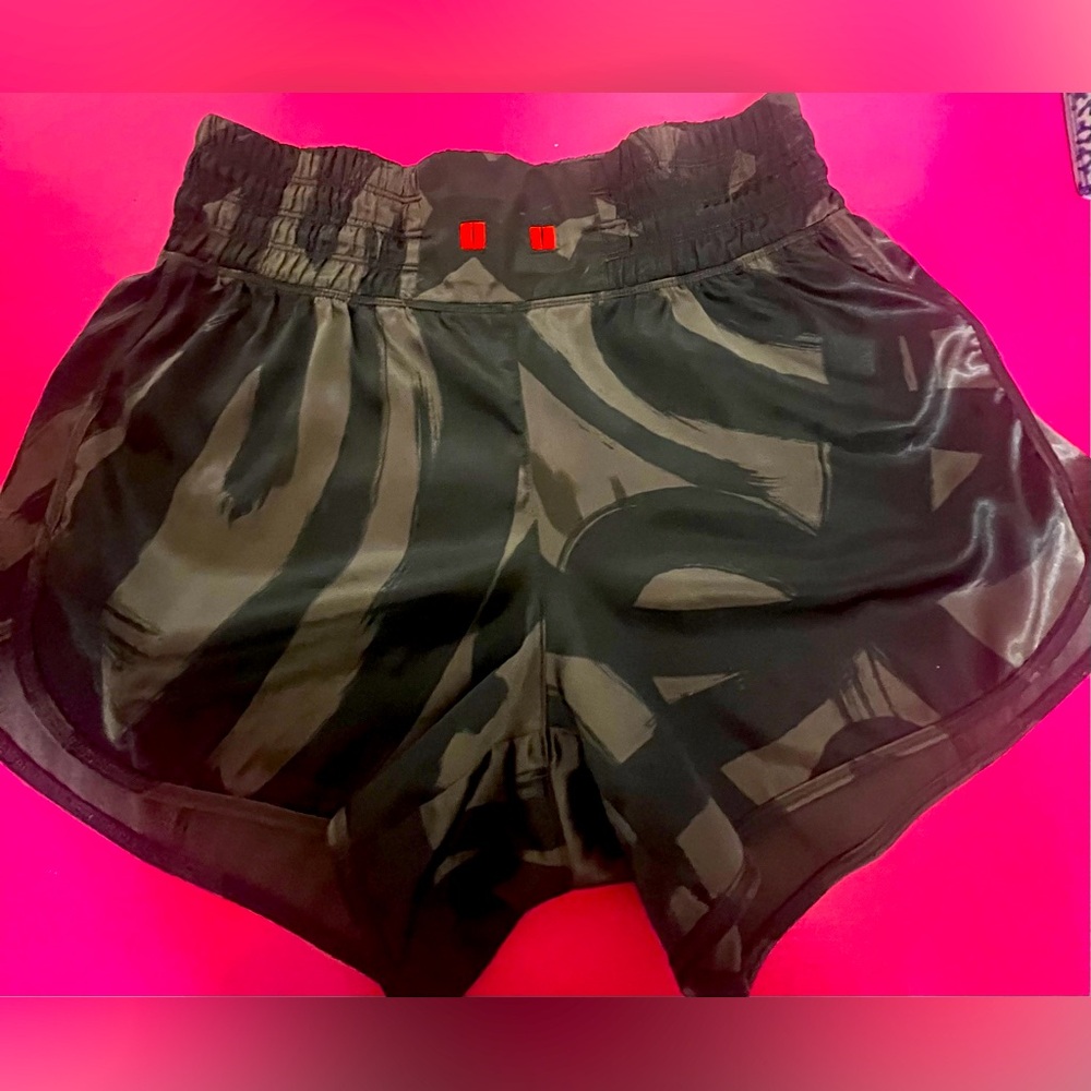 Athleta Extra small tenacity 5inch short—-shiny silky material